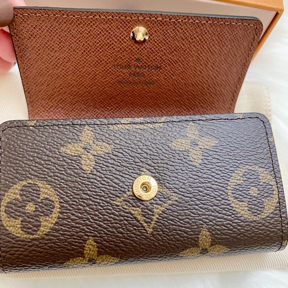 ❌SOLD❌NWT Louis Vuitton Key 6 Holder, M62630 - Picture 13 of 15
